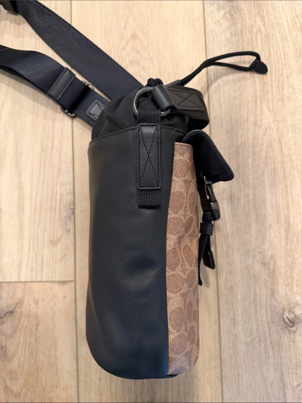 Coach Men’s Brown Signature Canvas Messenger Crossbody